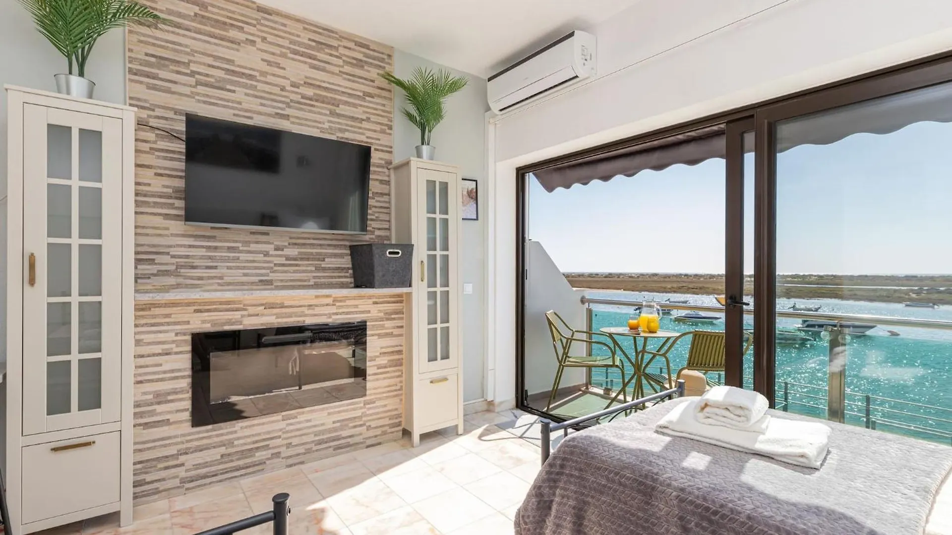 Apartment Boardwalk-Gorgeous River Front Views Cabanas De Tavira Portugal